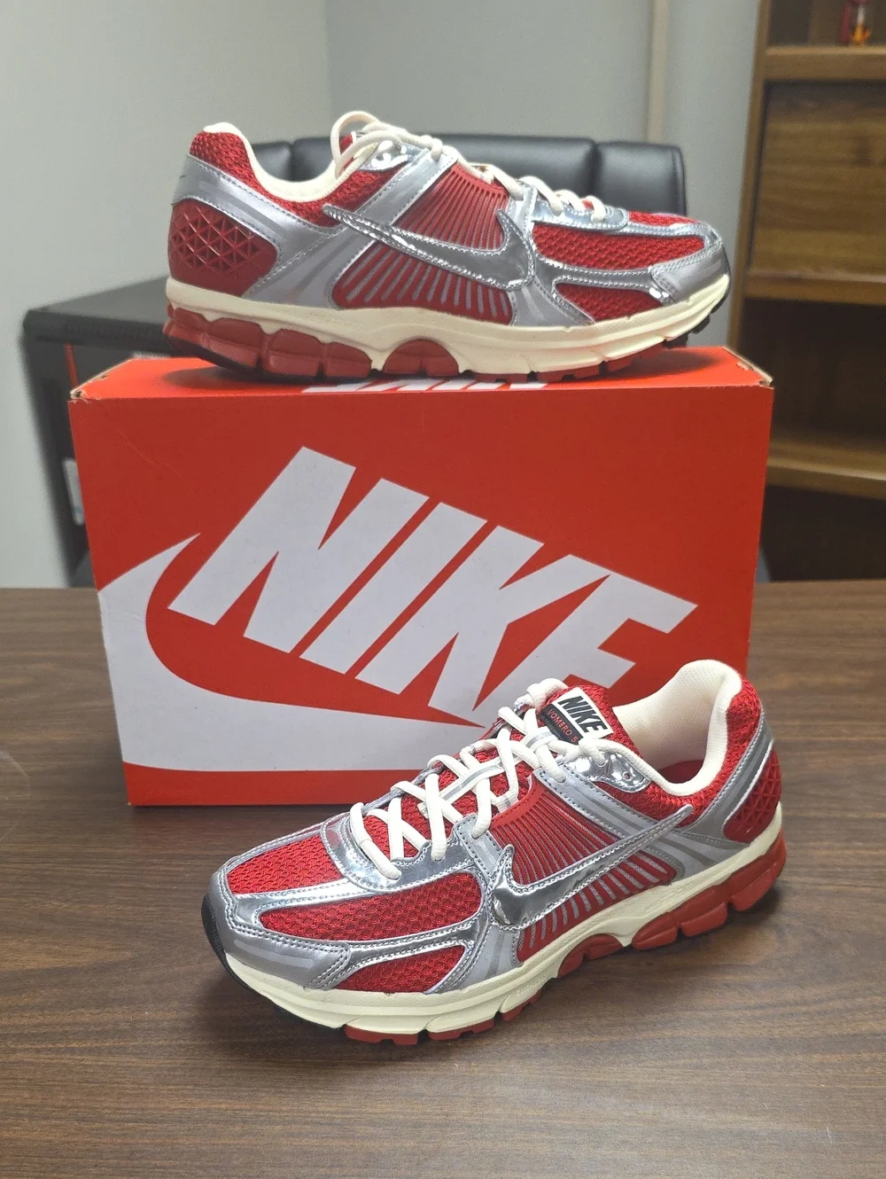 Nike Zoom Vomero 5 Running Shoes Gym Red/Chrome IM3486-600 Men's 11 New